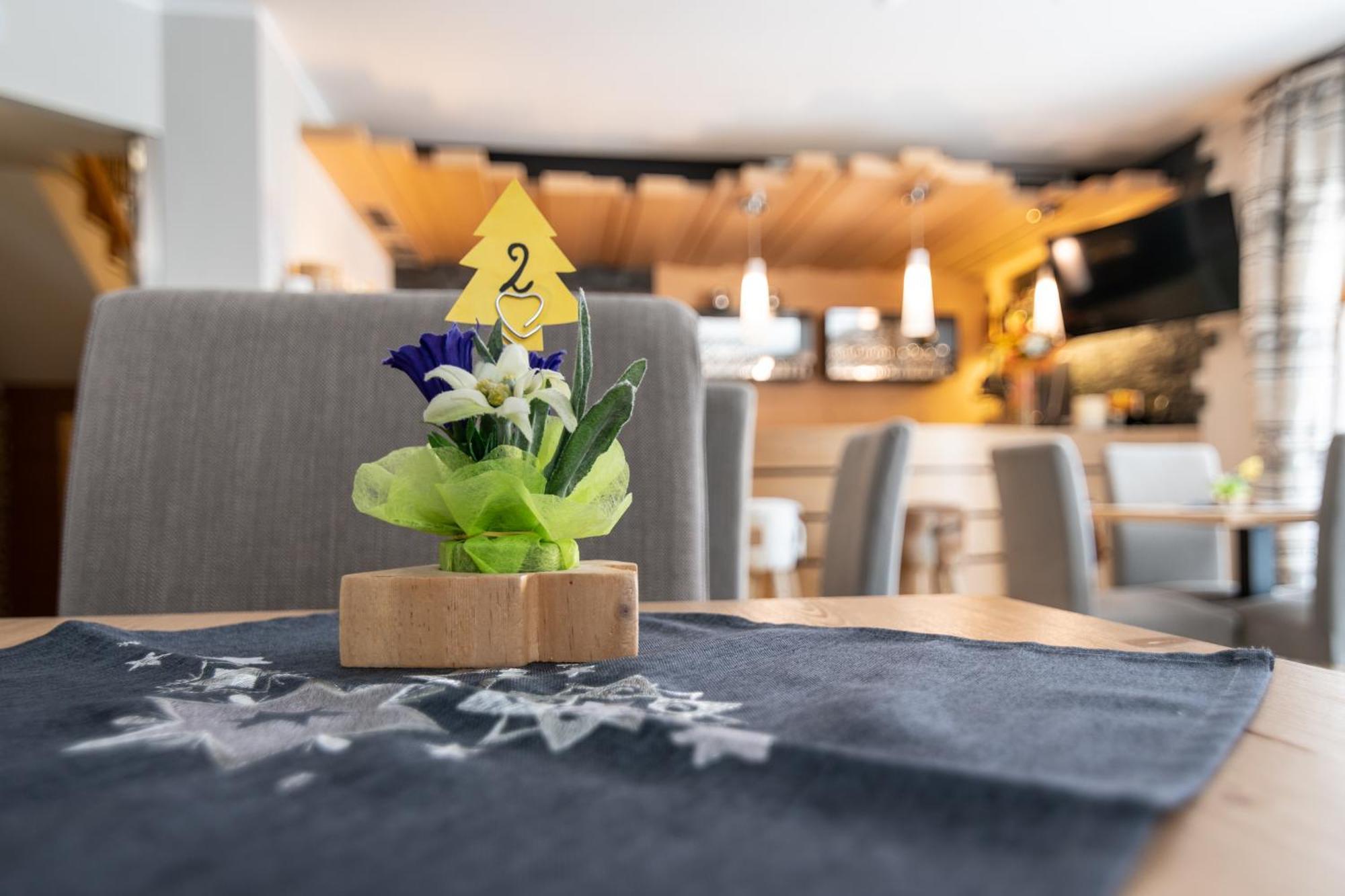 Aparthotel Dolomites Living&Relax Коммеццадура Экстерьер фото