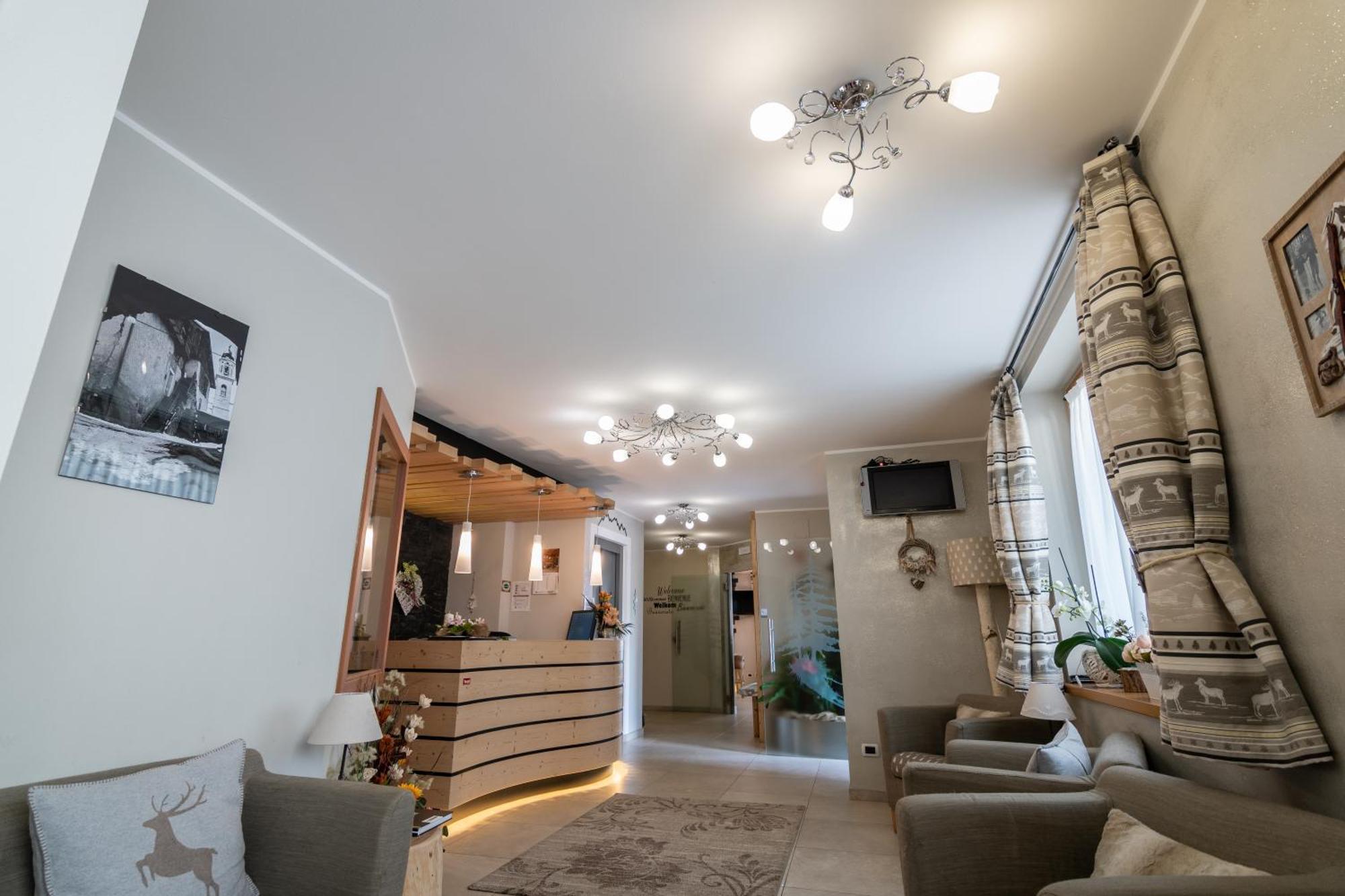 Aparthotel Dolomites Living&Relax Коммеццадура Экстерьер фото